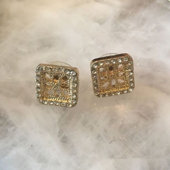 SOME PRETTY Little Earrings Bigger than a Stud! - Picture 8 of 14